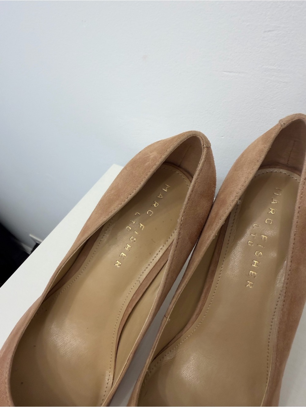 Marc Fisher Seude Nude Women's 3.75”Block Heel Pumps - Picture 5 of 6